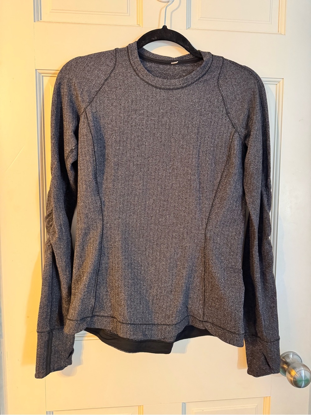 GUC lululemon Think Fast Long Sleeve Herringbone Rulu Top Black Gray Size 8